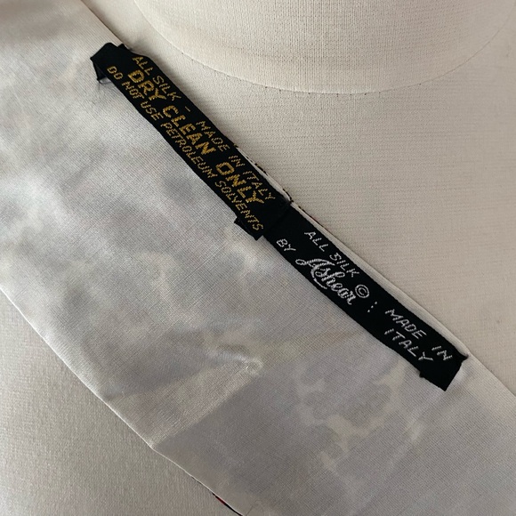 1970s vintage silk ascot paisley cream red gold - Picture 4 of 4